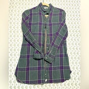 Women’s Woolrich Flannel Button Up Shirt Size Small Purple/Green Color